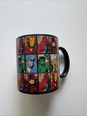 Marvel Black Mug with Multicolor Classic Superheroes